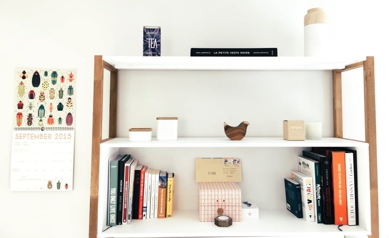 Decluttered bookshelf